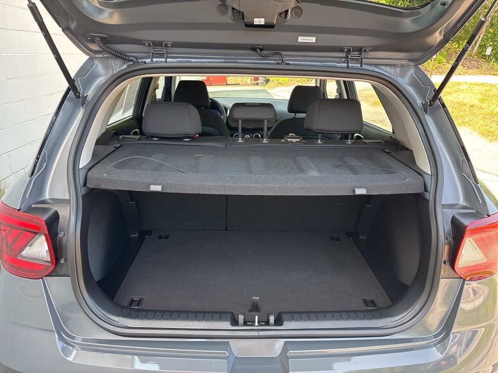 2025 Hyundai Venue SE photo 4