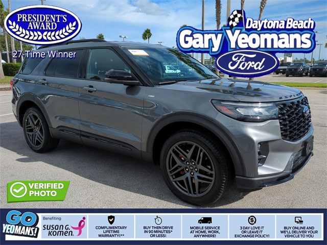 2025 Ford Explorer ST-LINE's photo