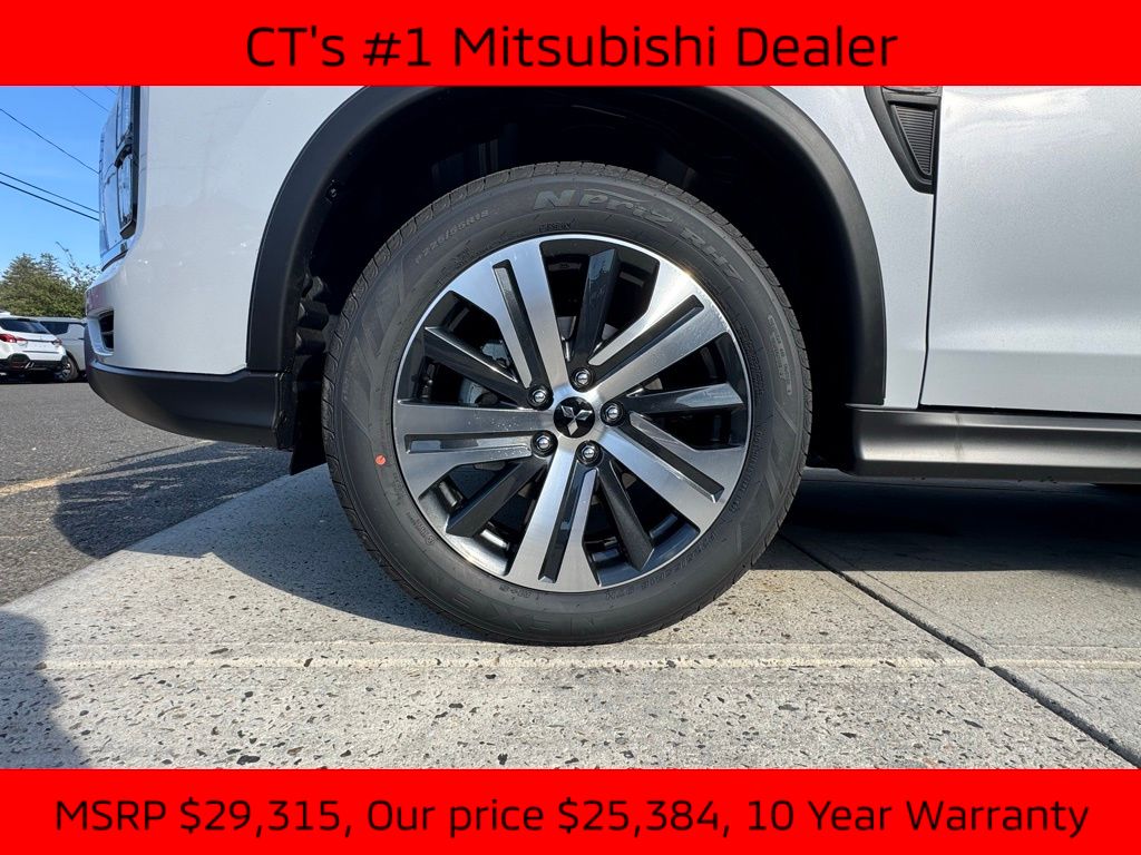 2025 Mitsubishi Outlander Sport ES photo 4
