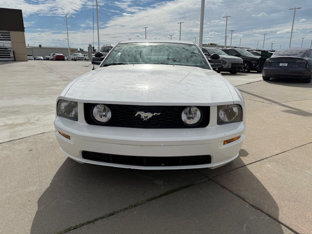 2006 Ford Mustang GT Premium photo 2