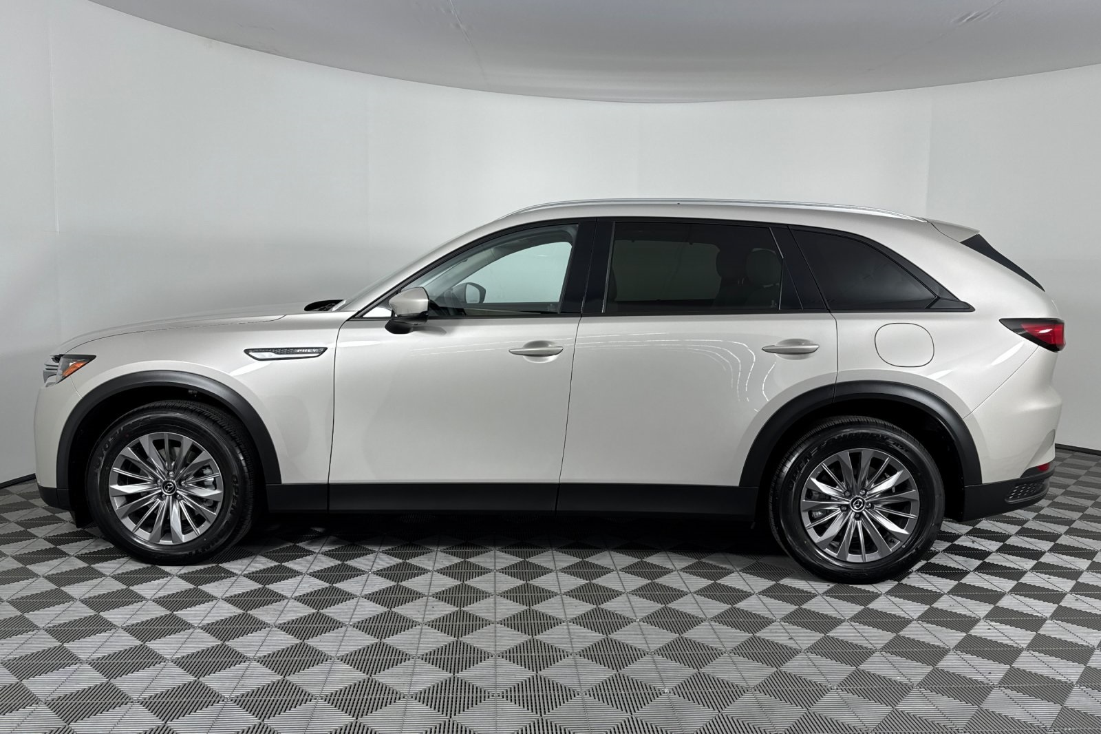 2025 Mazda CX-90 Preferred photo 7
