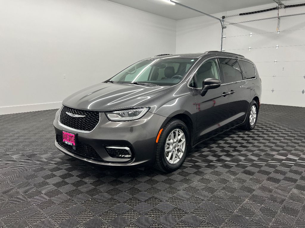 Pre-Owned 2022 Chrysler Pacifica Touring L GAS Passenger Van in 