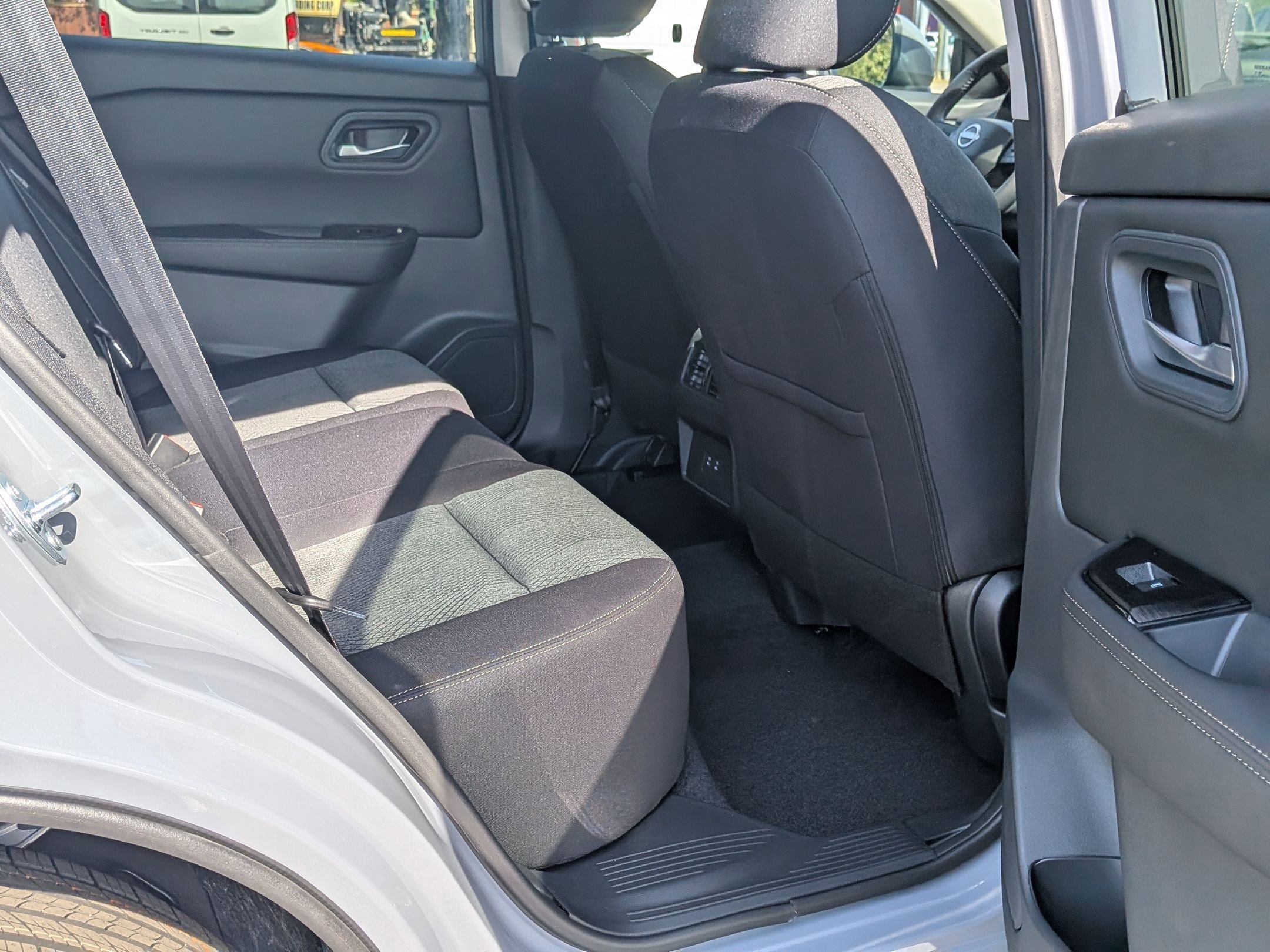 2026 Nissan Rogue SV photo 20