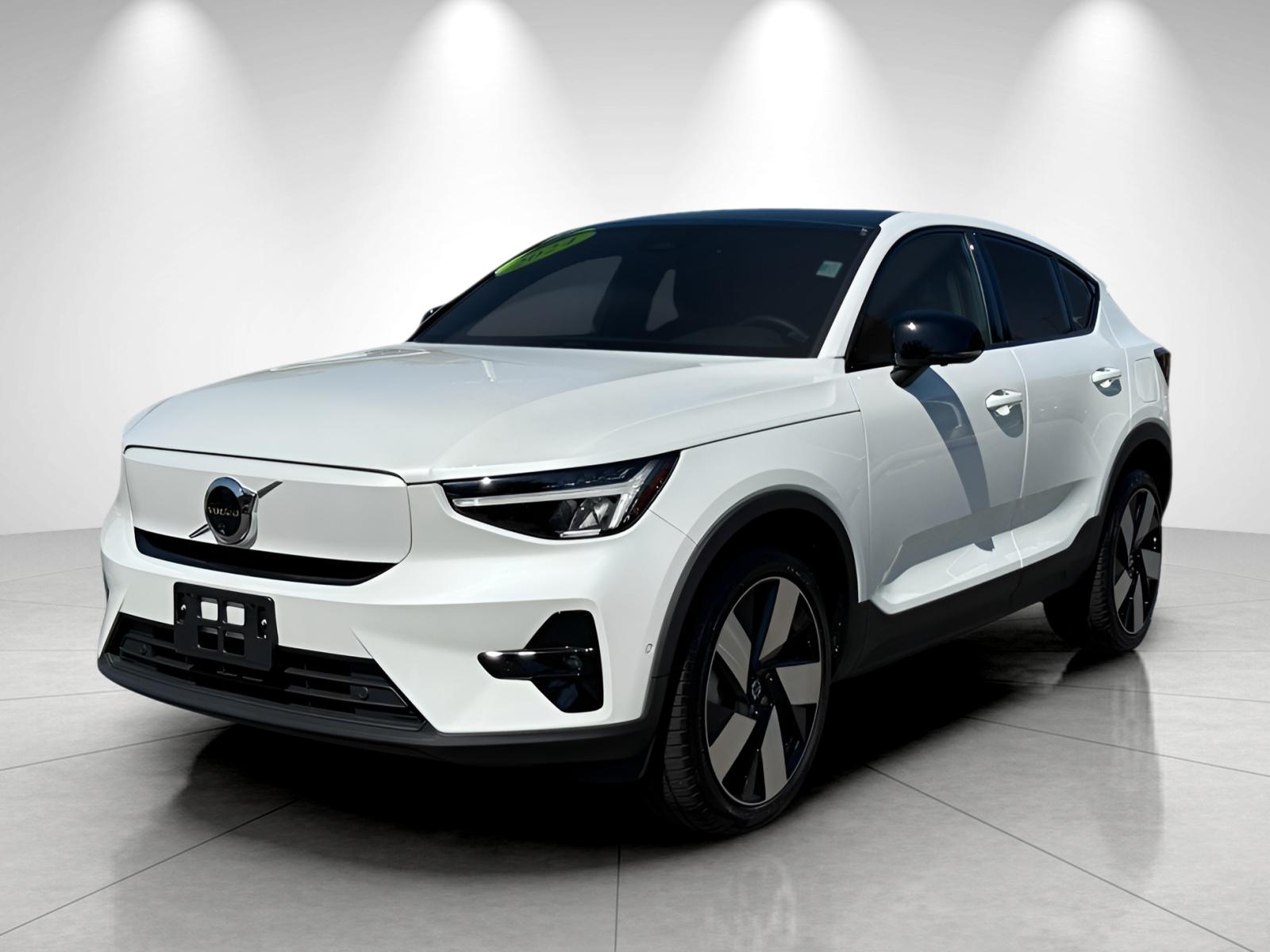 2024 Volvo C40 Plus's photo