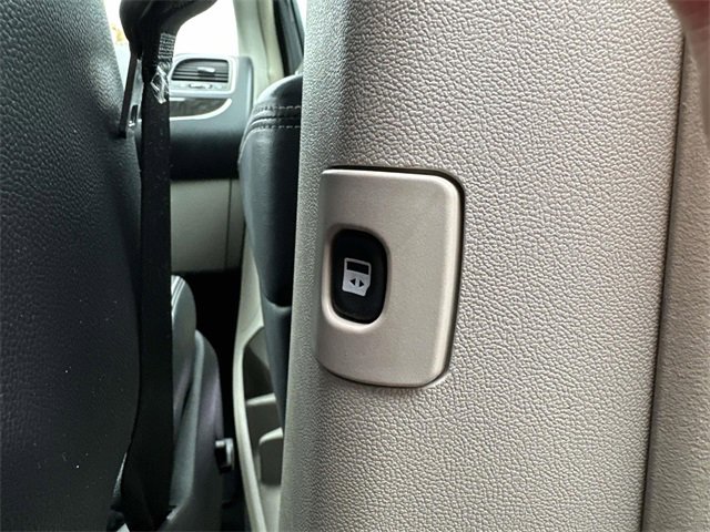 2014 Chrysler Town & Country photo 21