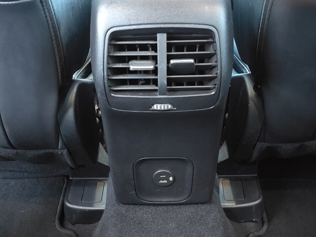 2021 Ford Escape Titanium photo 22