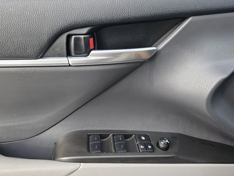 2023 Toyota Camry SE photo 16