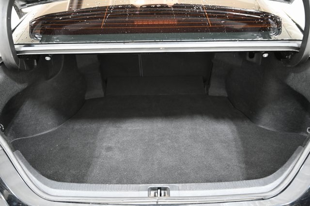 2019 Toyota Camry L photo 17