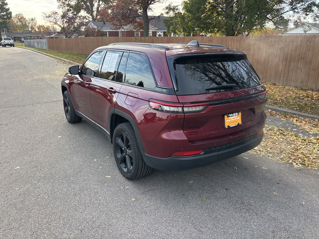 2023 Jeep Grand Cherokee Limited photo 3