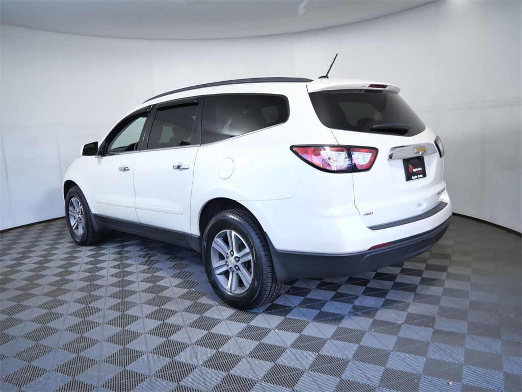 2015 Chevrolet Traverse 2LT photo 5