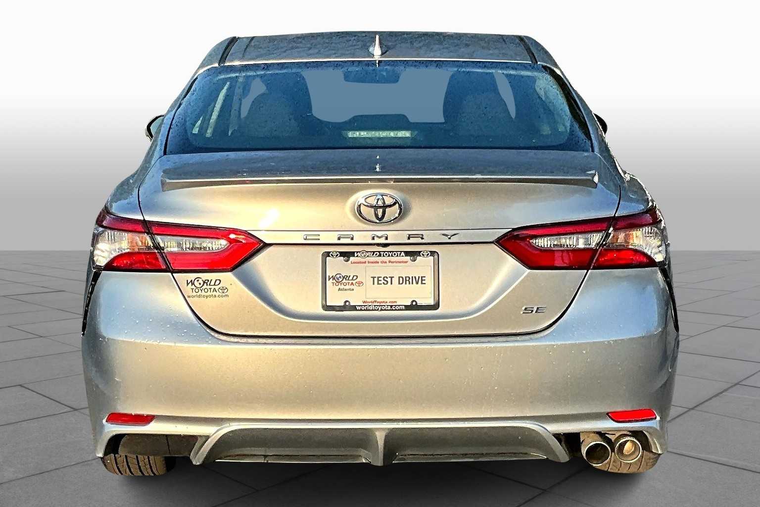 2019 Toyota Camry SE photo 4
