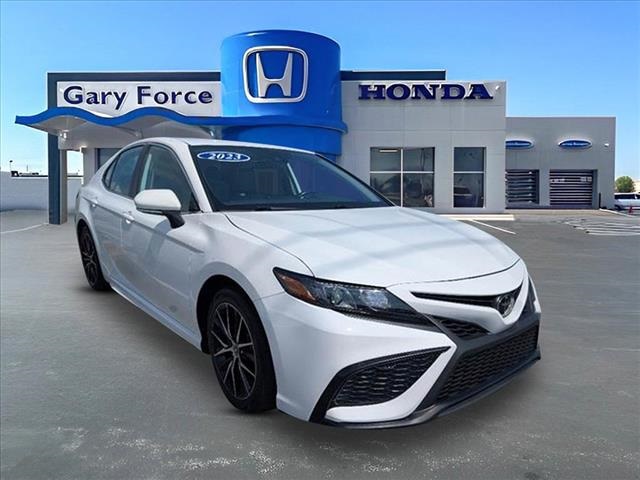 2023 Toyota Camry SE's photo