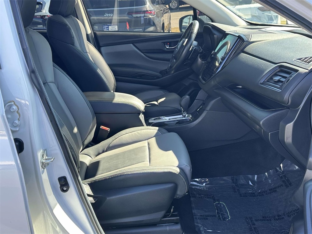 2023 Subaru Ascent Onyx Edition photo 3