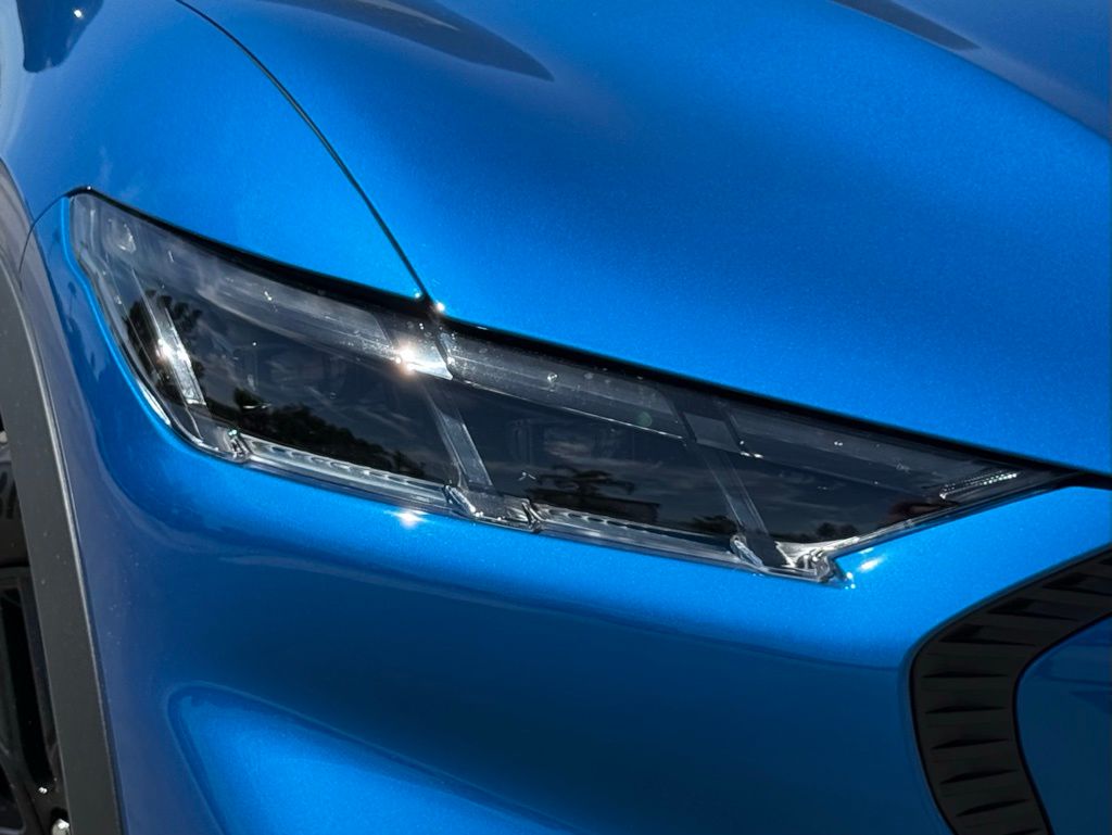 2025 Ford Mustang Mach-E Select photo 3