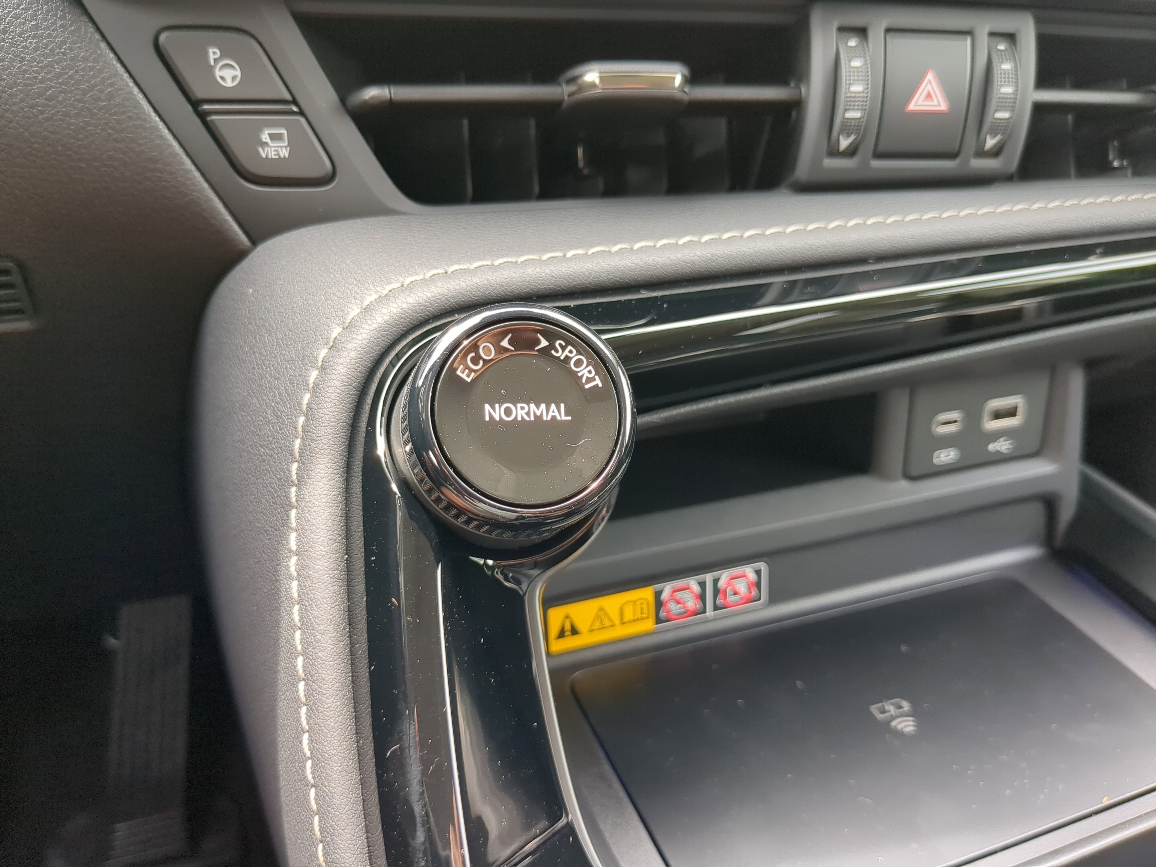 2025 Lexus NX 450h+ Luxury AWD photo 17