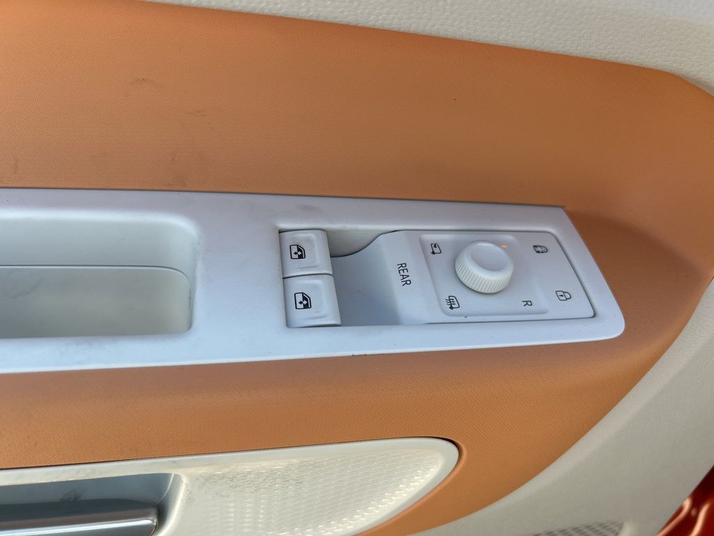 2025 Volkswagen ID. Buzz Pro Plus photo 11