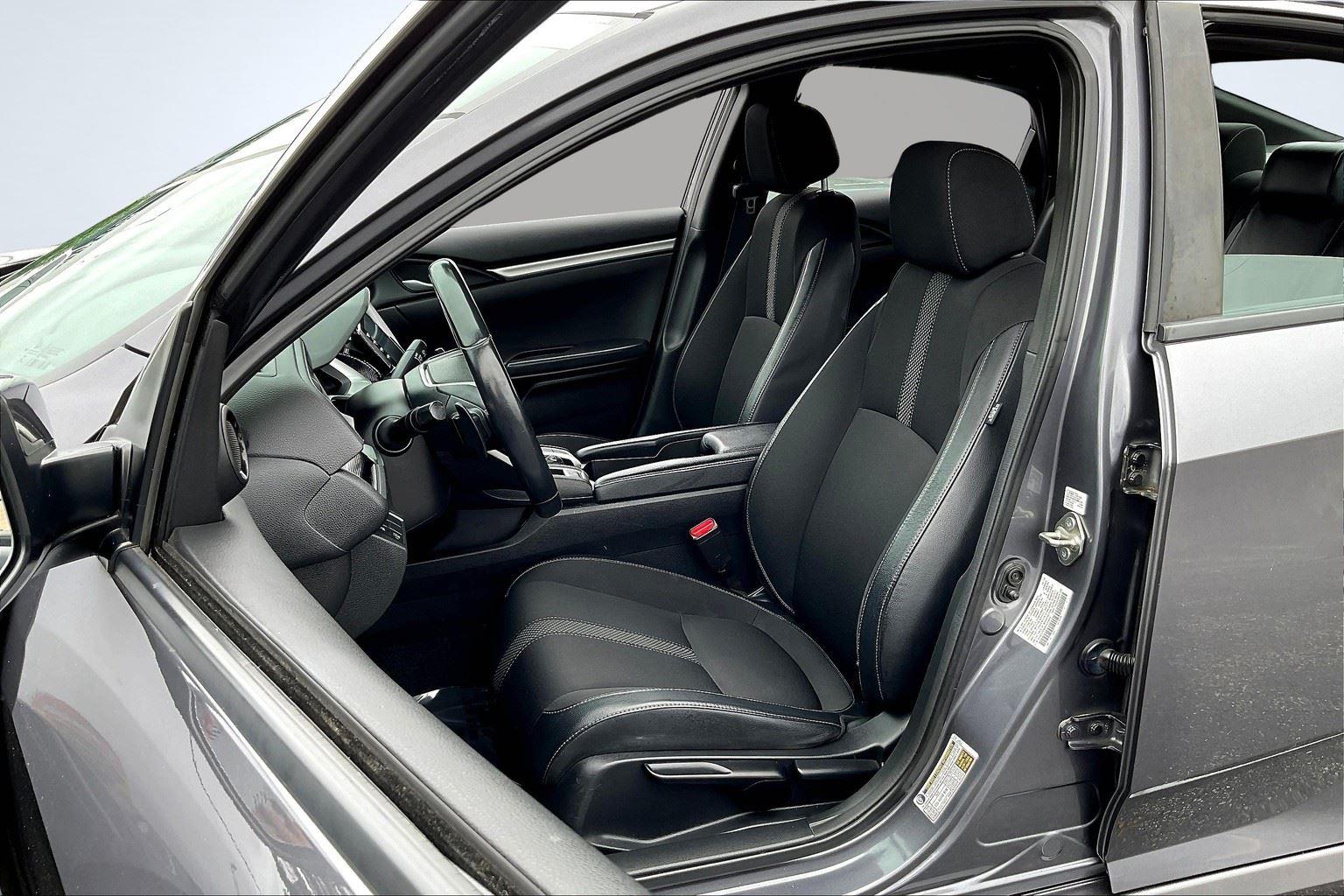 2019 Honda Civic Sport photo 24