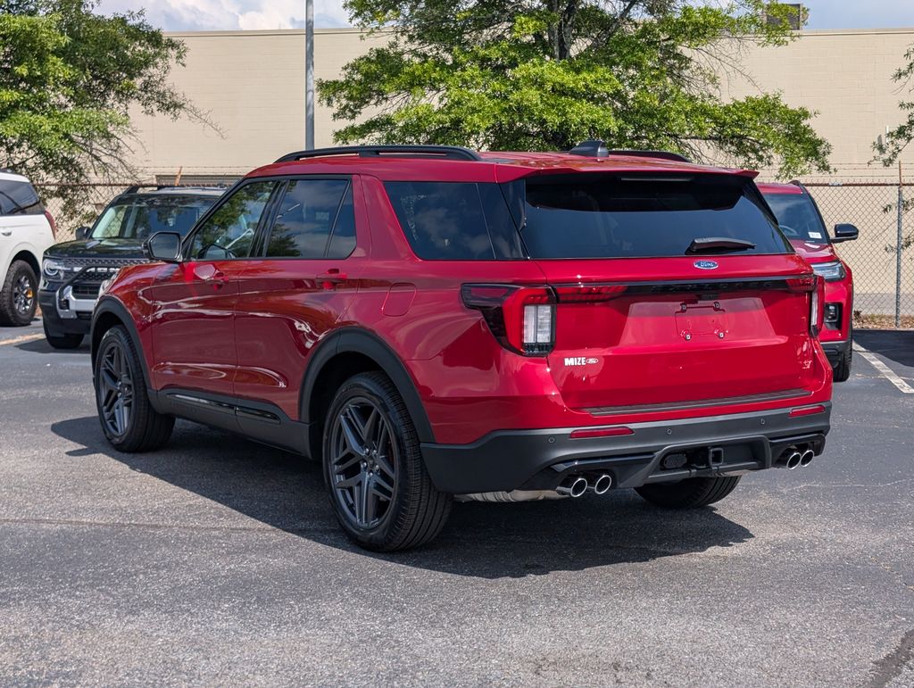 2025 Ford Explorer ST photo 2