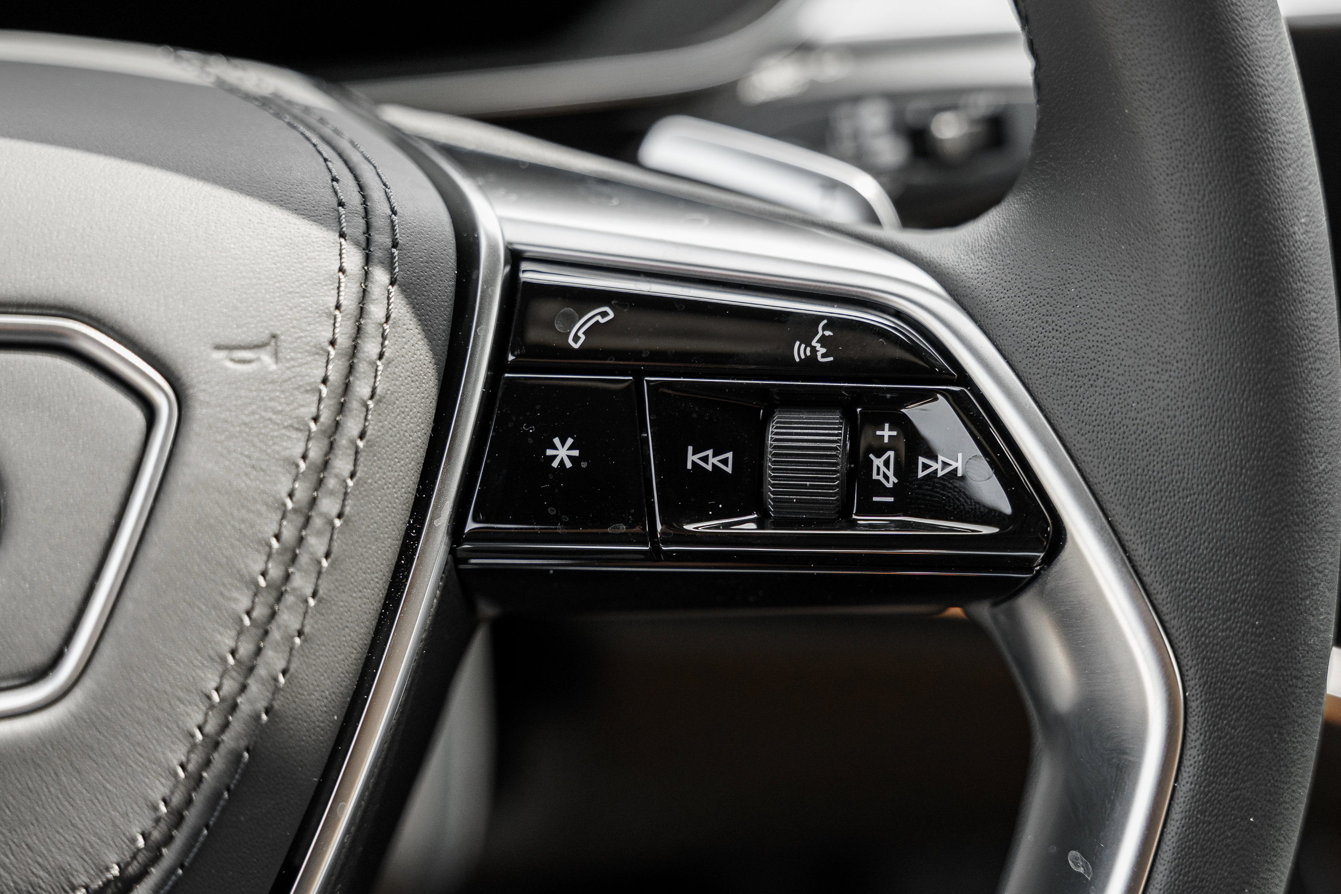 2025 Audi A8 L Quattro photo 15