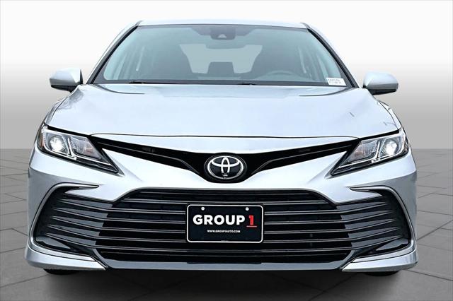 2023 Toyota Camry LE photo 3