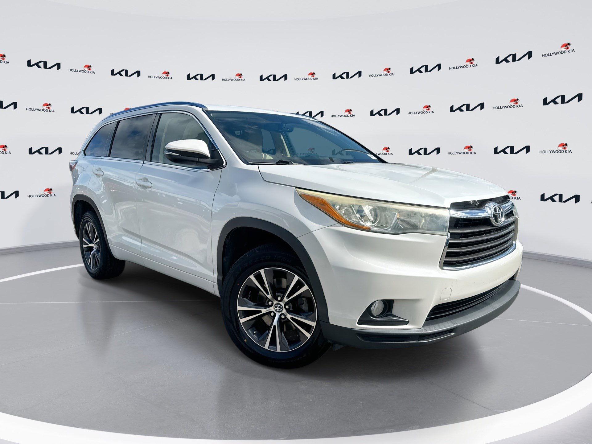 2016 Toyota Highlander XLE's photo