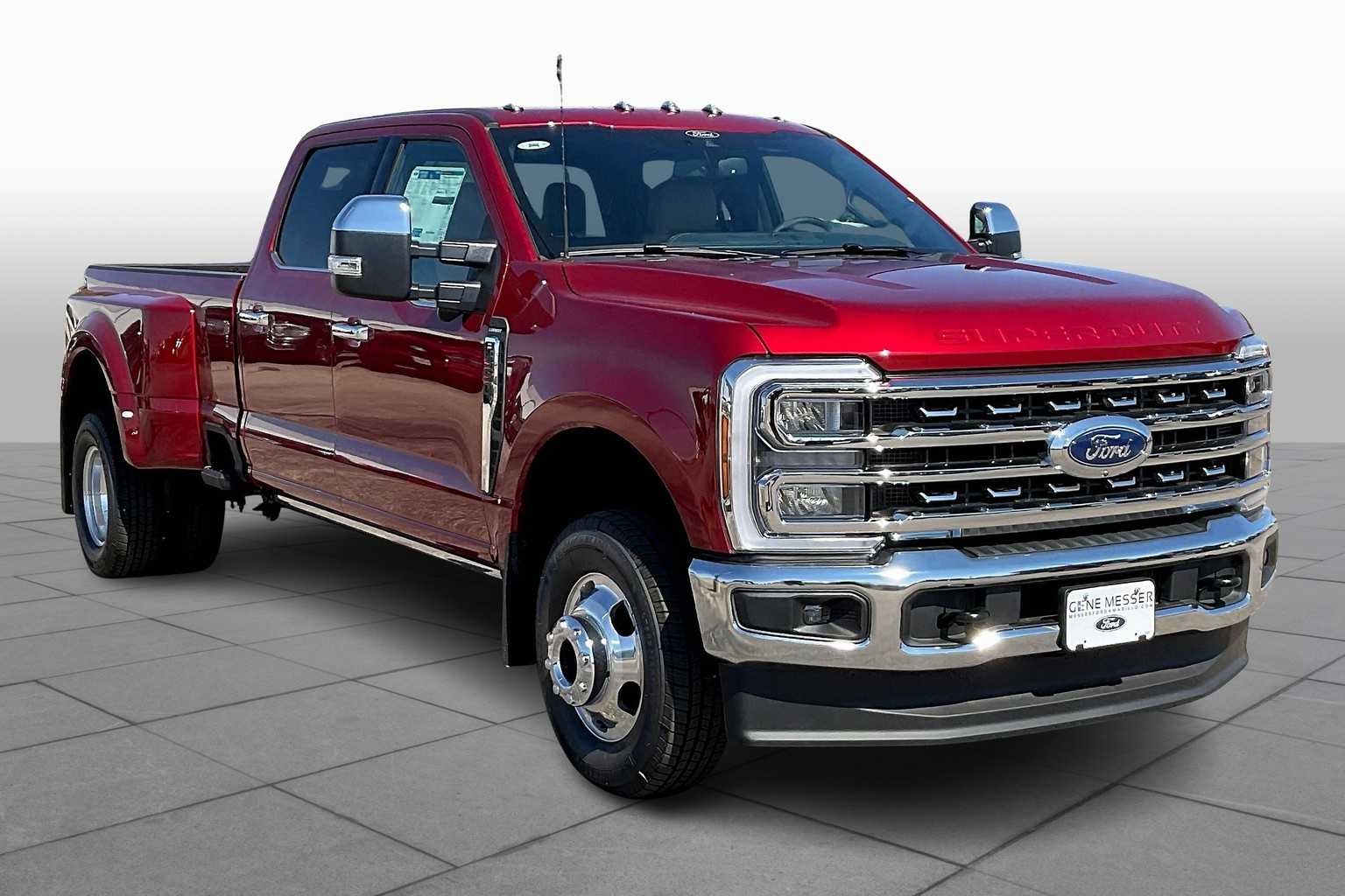 2026 Ford F-350 Lariat photo 2