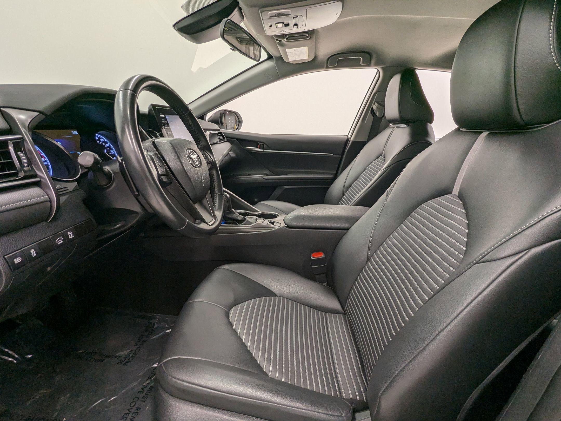 2023 Toyota Camry SE photo 4