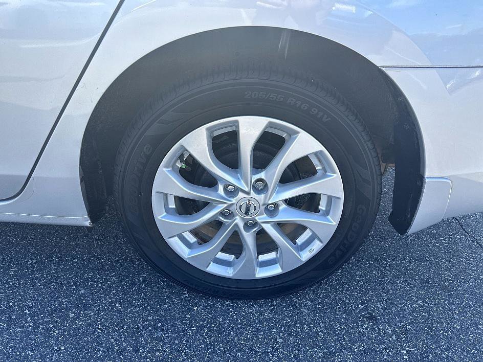 2019 Nissan Sentra S photo 19