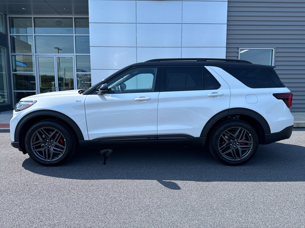 2025 Ford Explorer ST-Line photo 19
