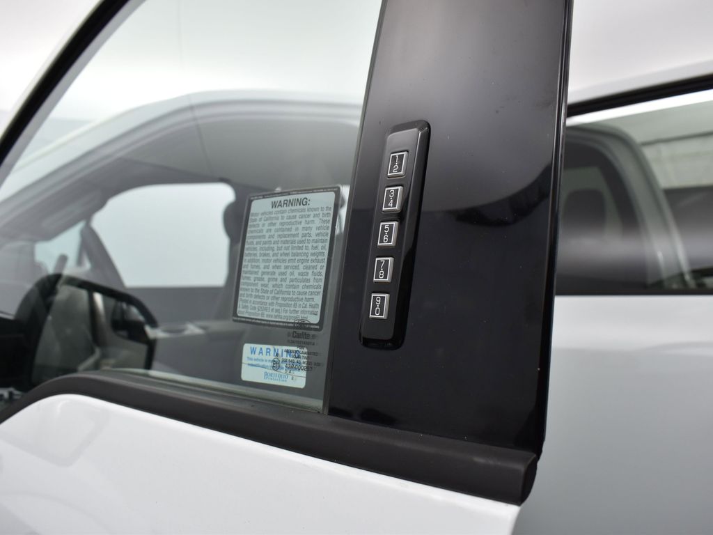2015 Ford F-150 XLT photo 23