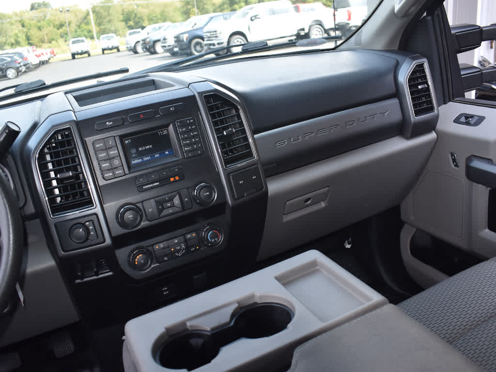 2019 Ford F-350 XLT photo 17