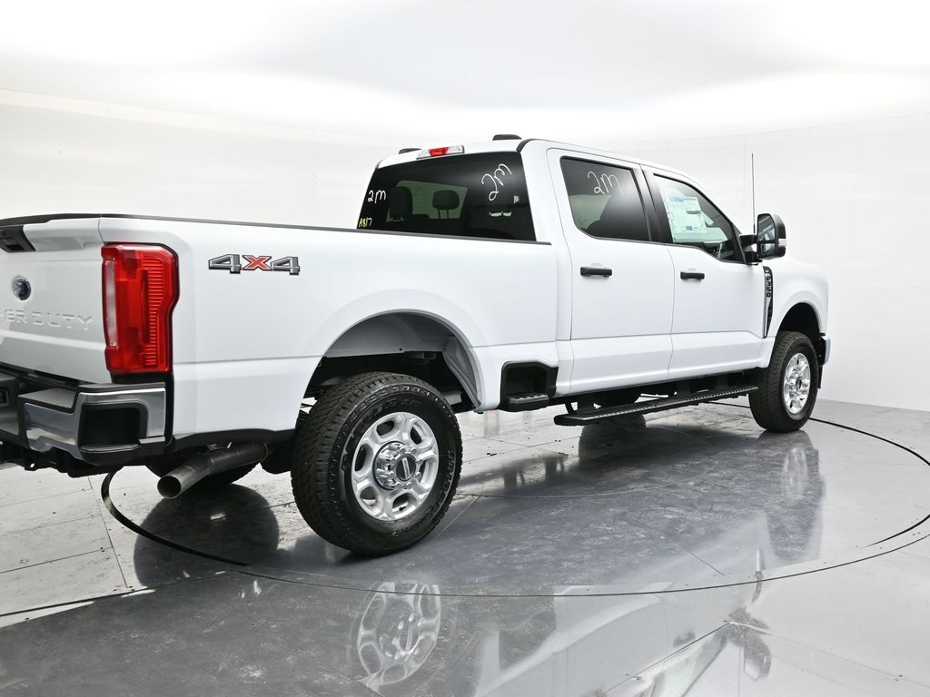 2026 Ford F-350 XLT photo 4