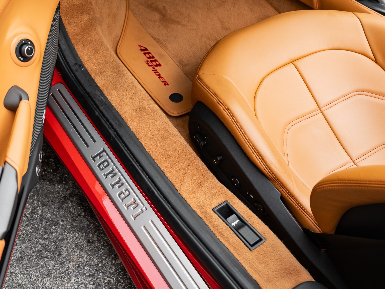 2019 Ferrari 488 Spider photo 18