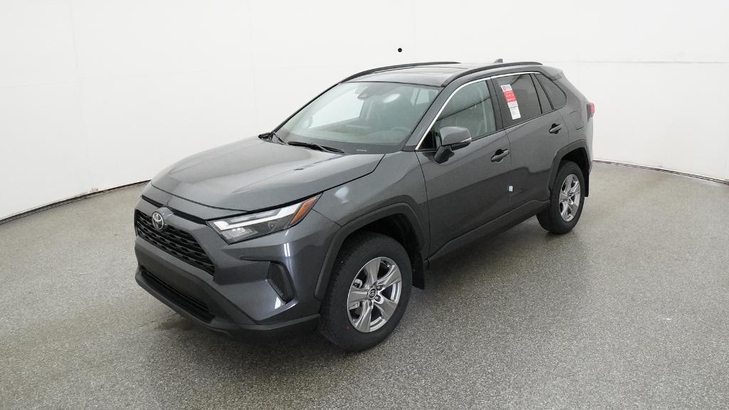 2025 Toyota RAV4 XLE's photo