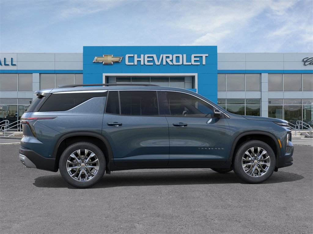 2026 Chevrolet Traverse photo 2