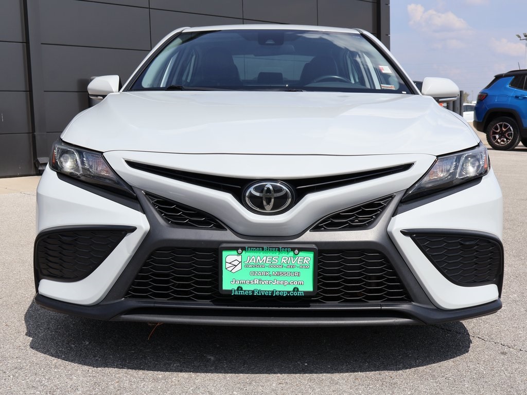 2022 Toyota Camry SE photo 7
