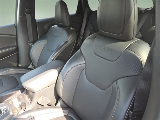 2022 Jeep Cherokee Latitude Lux photo 11