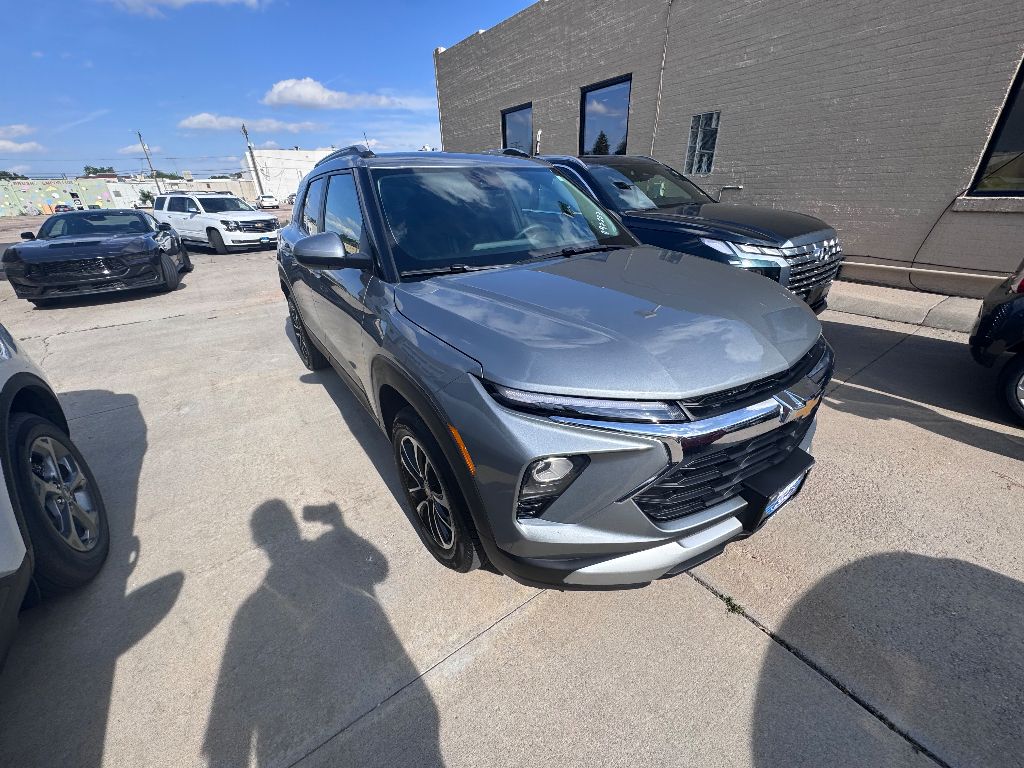 2025 Chevrolet Trailblazer LT photo 3