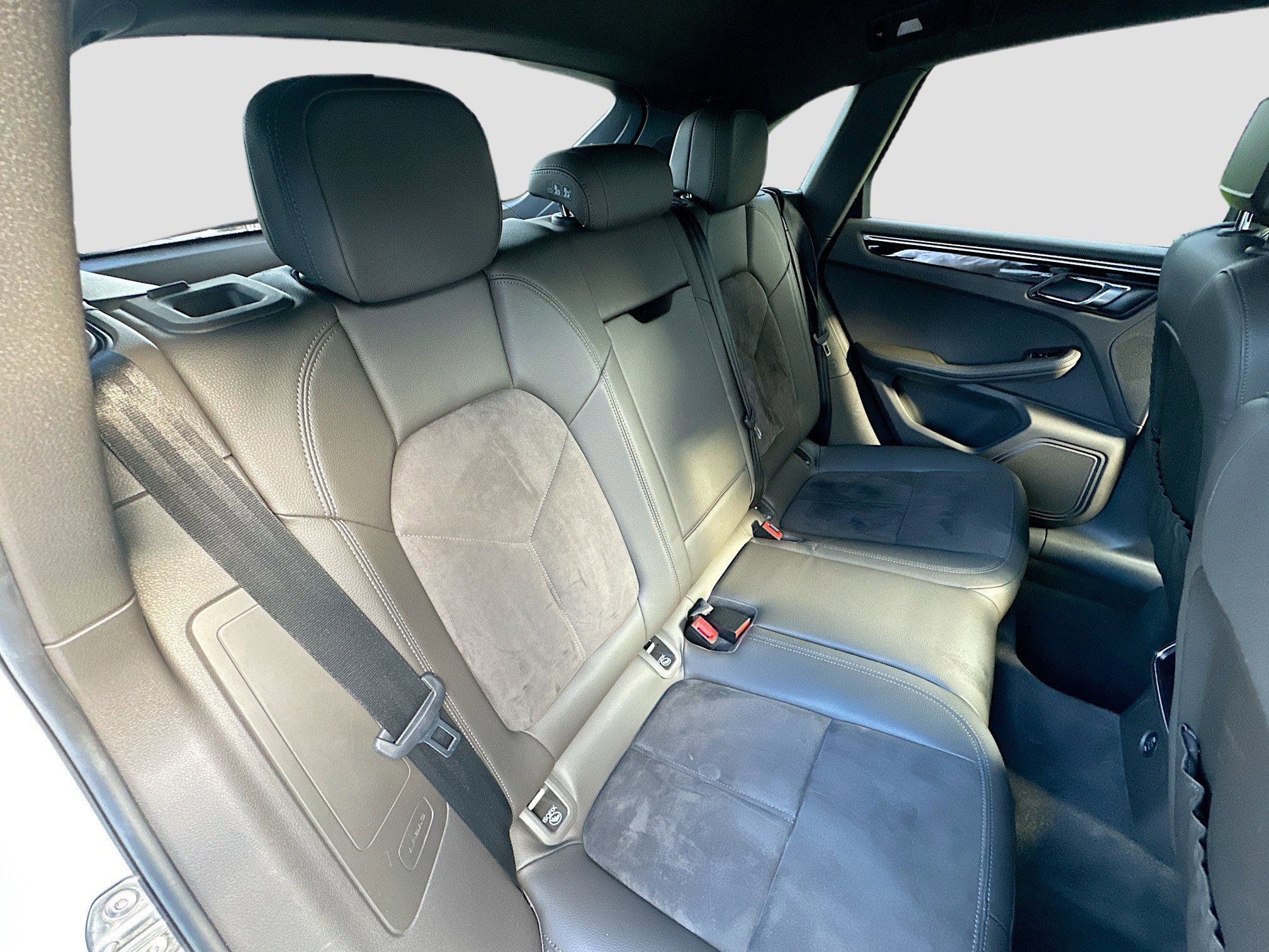 2018 Porsche Macan photo 28