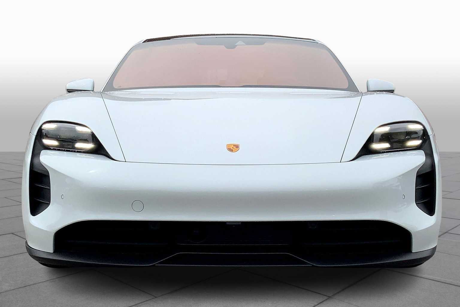 2022 Porsche Taycan GTS photo 3