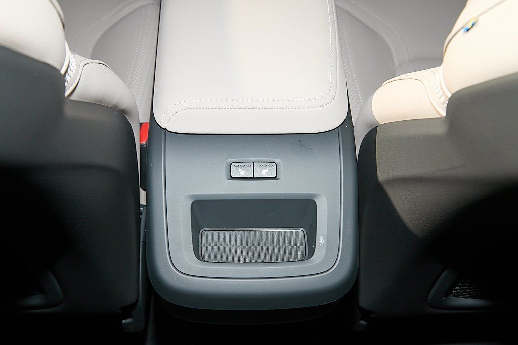 2026 VOLVO XC60 - Image 20