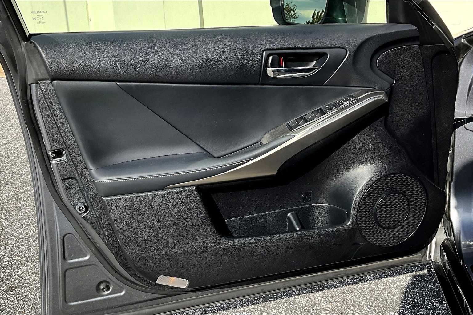 2014 Lexus IS 250 photo 20