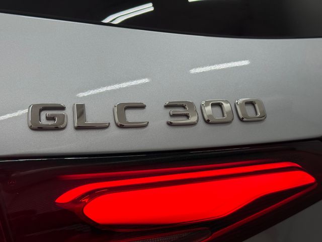 2025 Mercedes Benz GLC 300 photo 44
