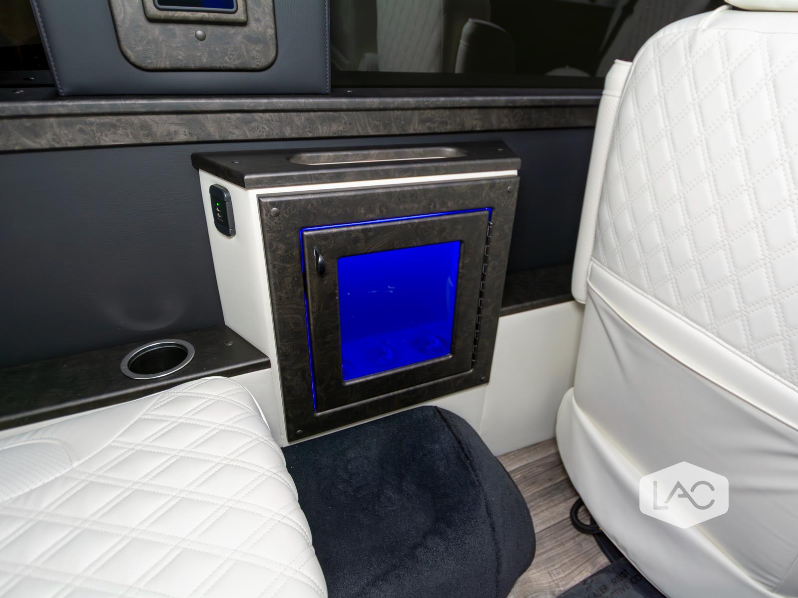 2021 Mercedes Benz Sprinter Crew Van photo 8