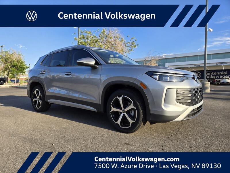 2025 Volkswagen Tiguan SE's photo