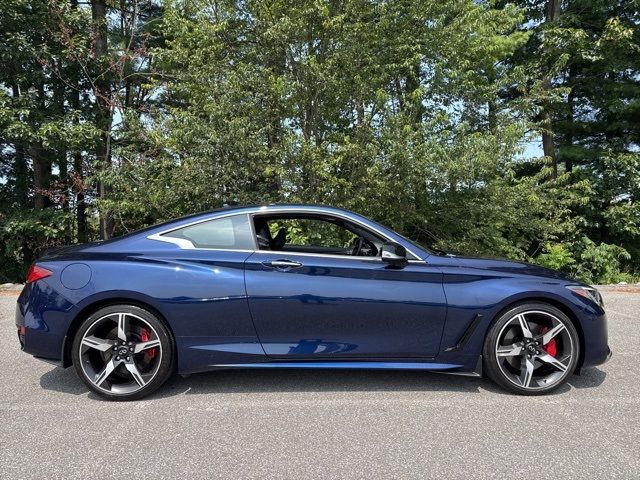 2022 Infiniti Q60 Red Sport 400 photo 2