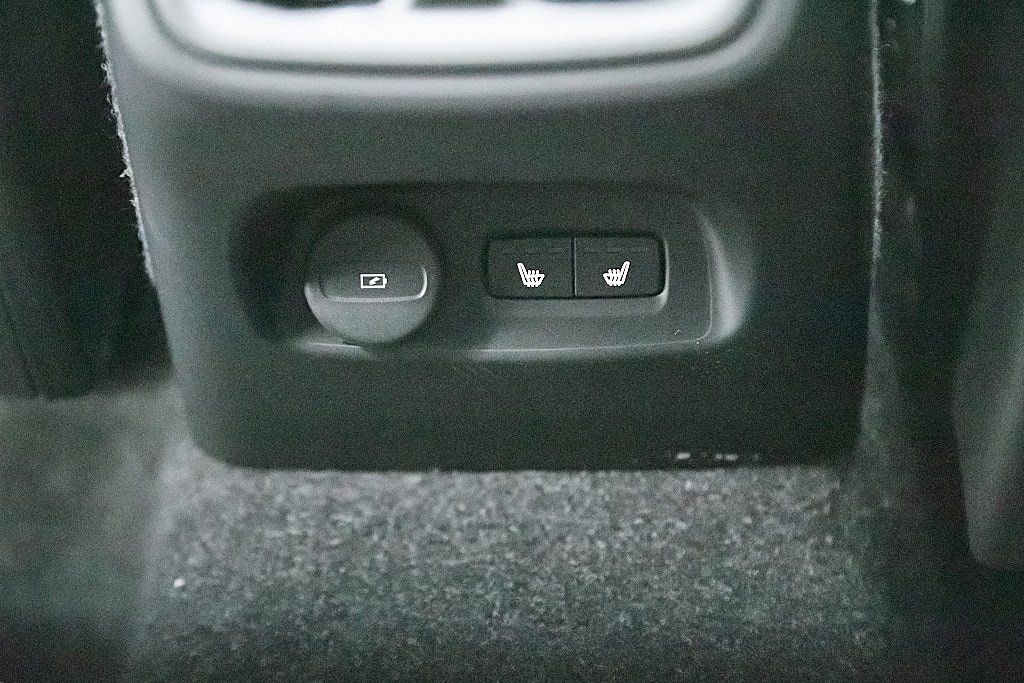 2026 VOLVO XC40 - Image 22