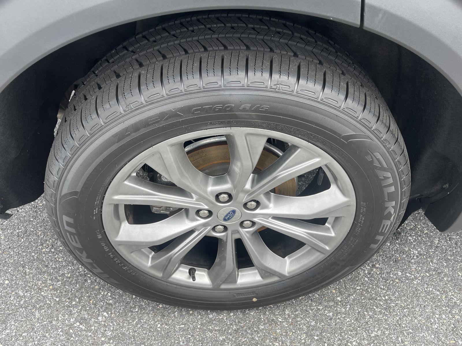2022 Ford Explorer XLT photo 12