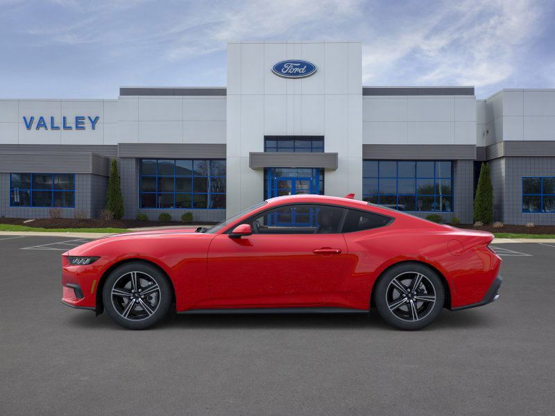 2025 Ford Mustang EcoBoost photo 4