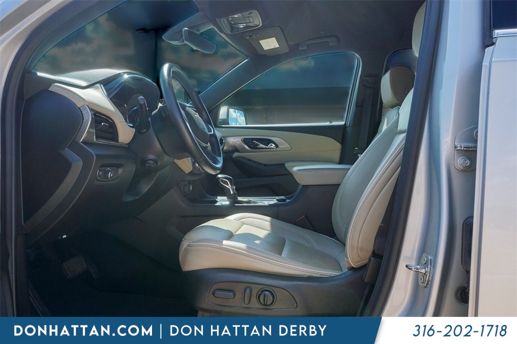 2022 Chevrolet Traverse Premier photo 2